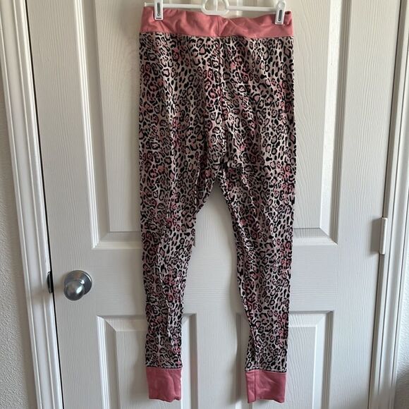 Cheetah Print Pajama Set - Picture 7 of 9
